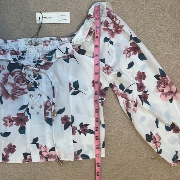 𝅺speed Limit Floral Crop Top - Picture 6 of 11